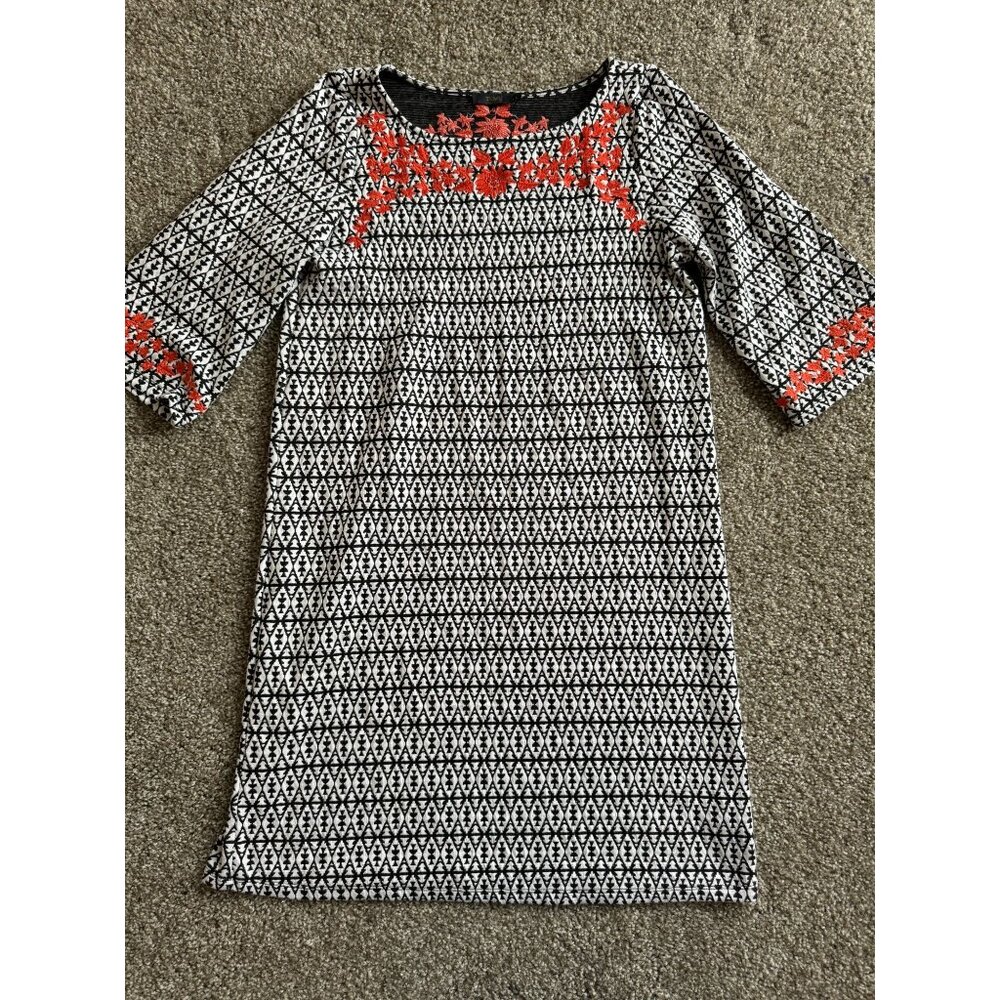 THML‎ Anthropologie Sz L Shift Dress Flare Sleeve Embroidered Black White Knit - Picture 2 of 7